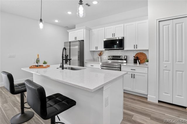 1957 W Oliver Drive, Citrus Springs, FL 34434