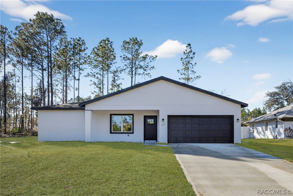 1957 W Oliver Drive, Citrus Springs, FL 34434