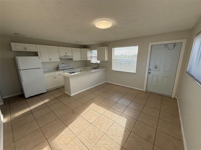 1235 W RIVER Drive 4, Margate, FL 33063