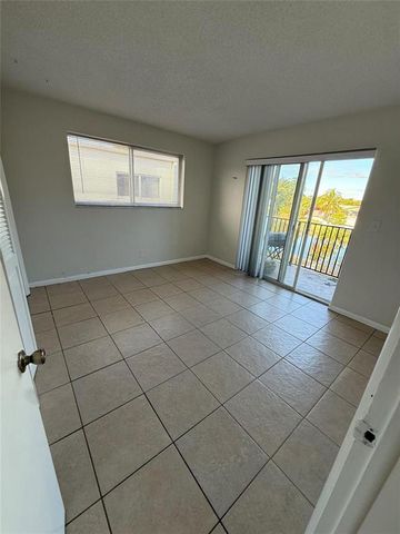 1235 W RIVER Drive 4, Margate, FL 33063