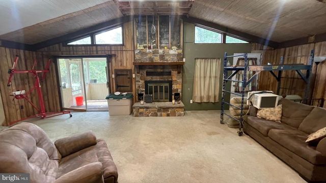 4593 OLD MARTINSBURG RD, Augusta, WV 26704