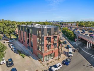 3953 W Dakin Street 402, Chicago, IL 60618
