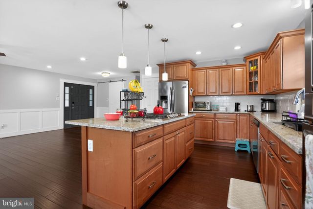 2415 CHESTNUT HILL DR, Cinnaminson, NJ 08077