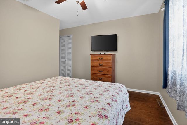 2415 CHESTNUT HILL DR, Cinnaminson, NJ 08077