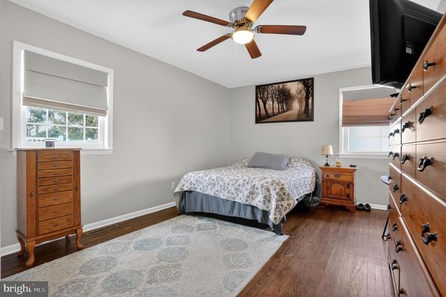 2415 CHESTNUT HILL DR, Cinnaminson, NJ 08077