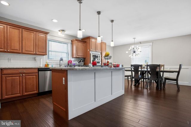 2415 CHESTNUT HILL DR, Cinnaminson, NJ 08077