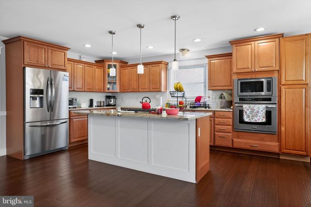 2415 CHESTNUT HILL DR, Cinnaminson, NJ 08077