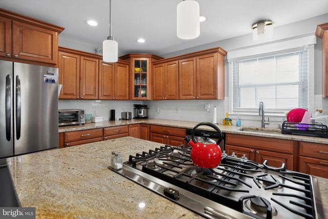 2415 CHESTNUT HILL DR, Cinnaminson, NJ 08077