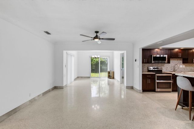 200 NE 28TH Terrace, Boca Raton, FL 33431