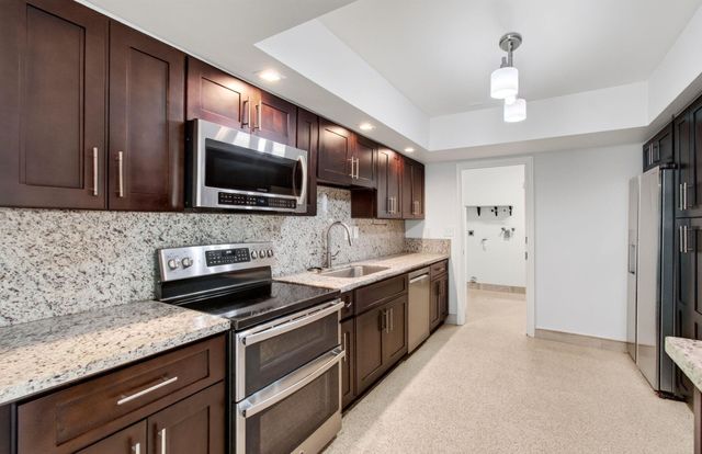 200 NE 28TH Terrace, Boca Raton, FL 33431