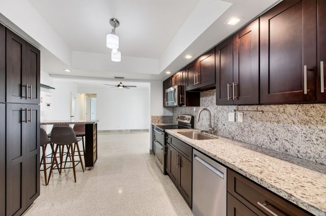 200 NE 28TH Terrace, Boca Raton, FL 33431