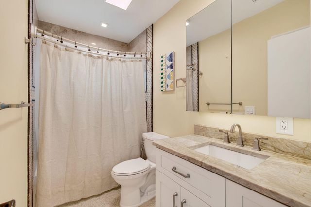 200 NE 28TH Terrace, Boca Raton, FL 33431