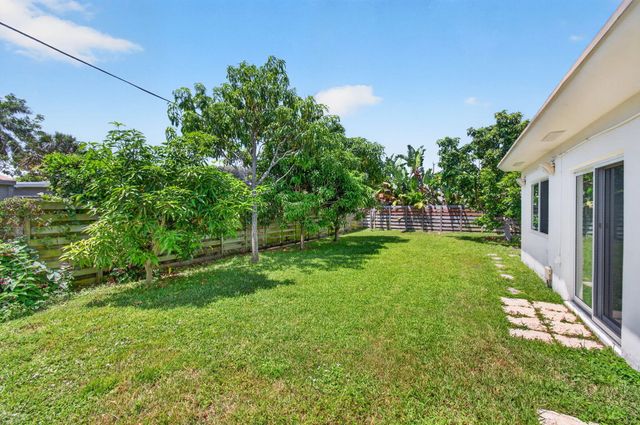 200 NE 28TH Terrace, Boca Raton, FL 33431