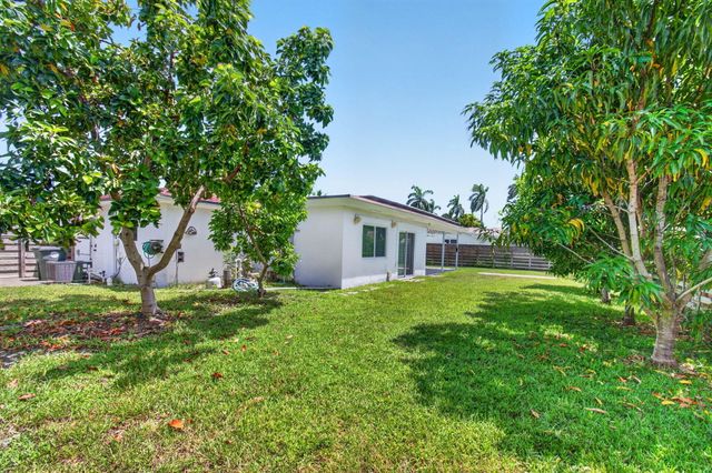 200 NE 28TH Terrace, Boca Raton, FL 33431