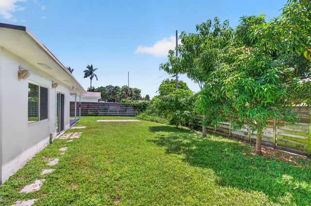 200 NE 28TH Terrace, Boca Raton, FL 33431
