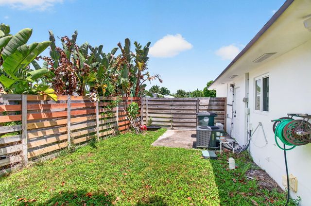 200 NE 28TH Terrace, Boca Raton, FL 33431