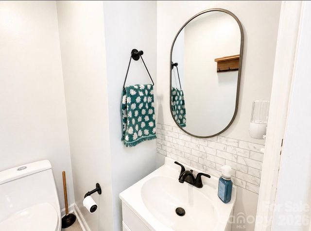 3500 Alta Vista Way, Morganton, NC 28655