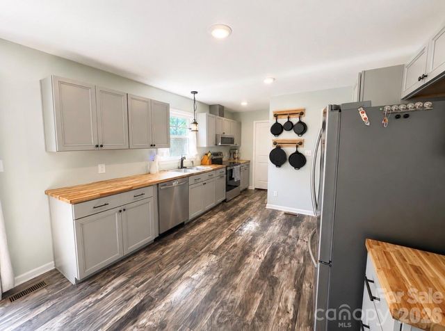 3500 Alta Vista Way, Morganton, NC 28655