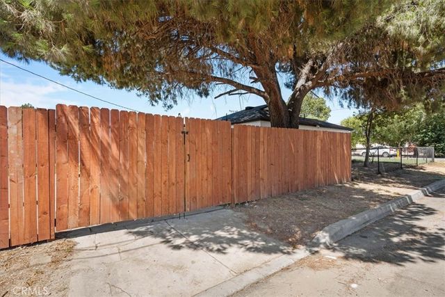 8316 Reseda Avenue, Fontana, CA 92335