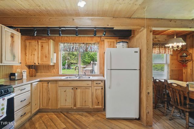 4406 Sentry Road, Big Stone Gap, VA 24219