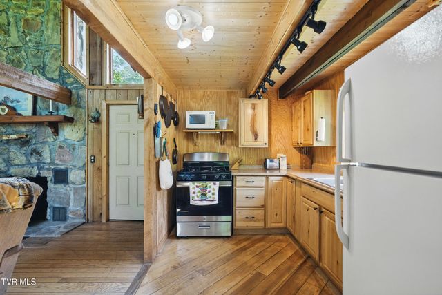 4406 Sentry Road, Big Stone Gap, VA 24219