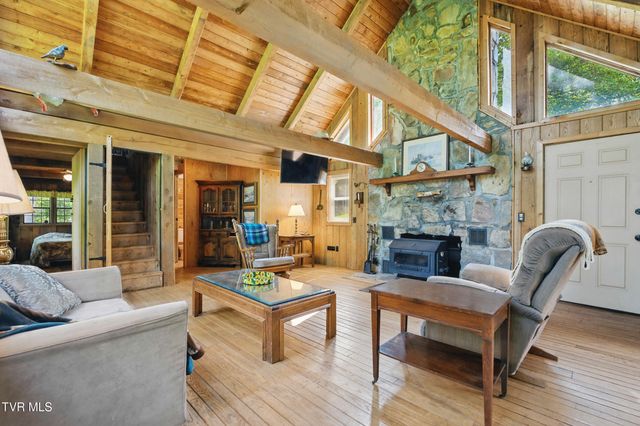 4406 Sentry Road, Big Stone Gap, VA 24219