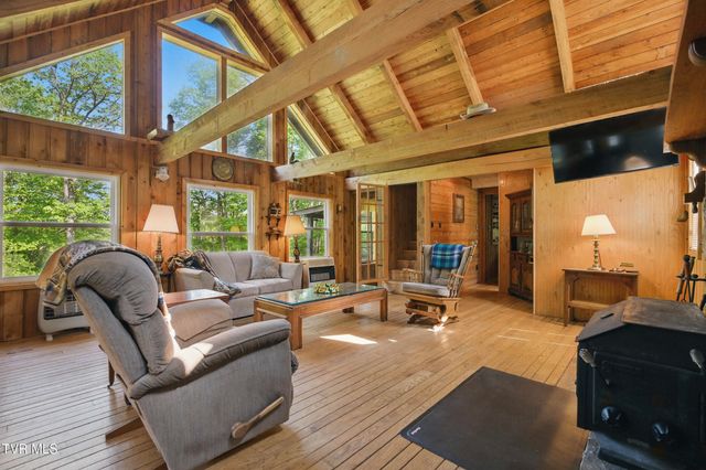 4406 Sentry Road, Big Stone Gap, VA 24219