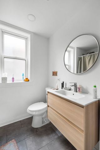 5811 N WINTHROP Avenue, Chicago, IL 60660