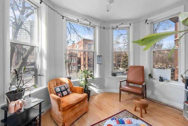 5811 N WINTHROP Avenue, Chicago, IL 60660