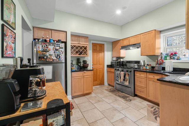 5811 N WINTHROP Avenue, Chicago, IL 60660