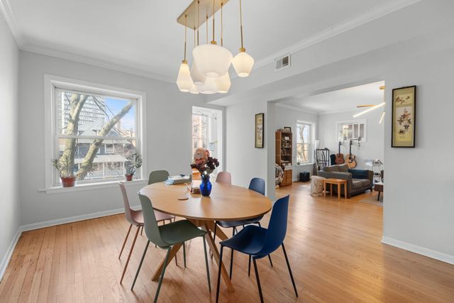 5811 N WINTHROP Avenue, Chicago, IL 60660