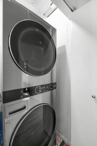 5811 N WINTHROP Avenue, Chicago, IL 60660