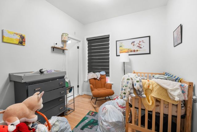 5811 N WINTHROP Avenue, Chicago, IL 60660