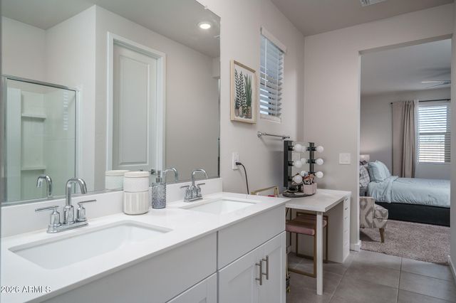 8613 S 70TH Drive, Laveen, AZ 85339