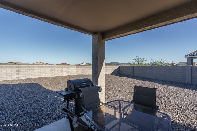 8613 S 70TH Drive, Laveen, AZ 85339