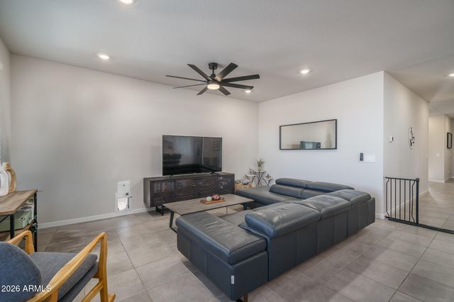 8613 S 70TH Drive, Laveen, AZ 85339