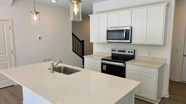 4748 AirLake Curve, Woodbury, MN 55129