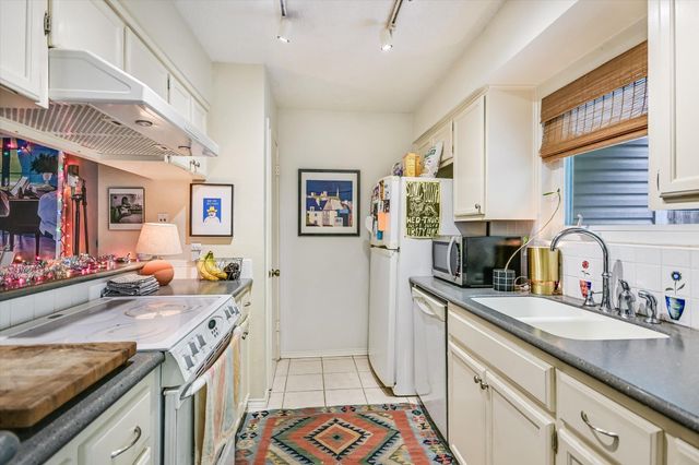 6739 Old Quarry LN, Austin, TX 78731