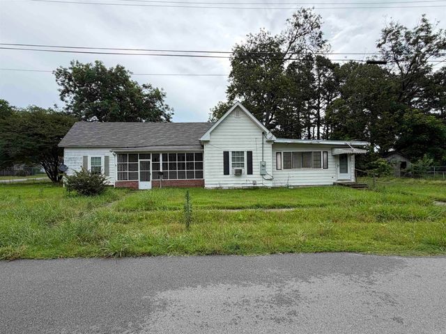 303 Reynolds, Lonoke, AR 72086