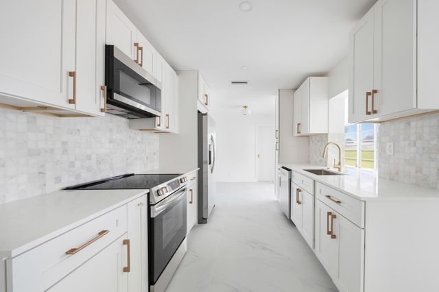 8508 NW 59th Place, Tamarac, FL 33321