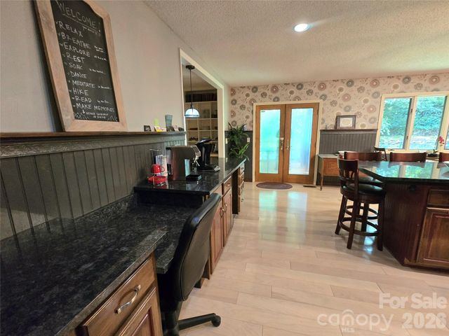18 Rollingwood Road, Asheville, NC 28805
