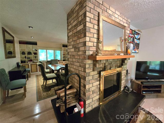 18 Rollingwood Road, Asheville, NC 28805