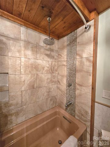 18 Rollingwood Road, Asheville, NC 28805