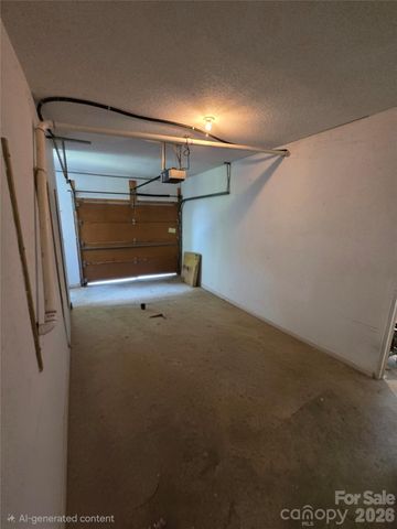 18 Rollingwood Road, Asheville, NC 28805
