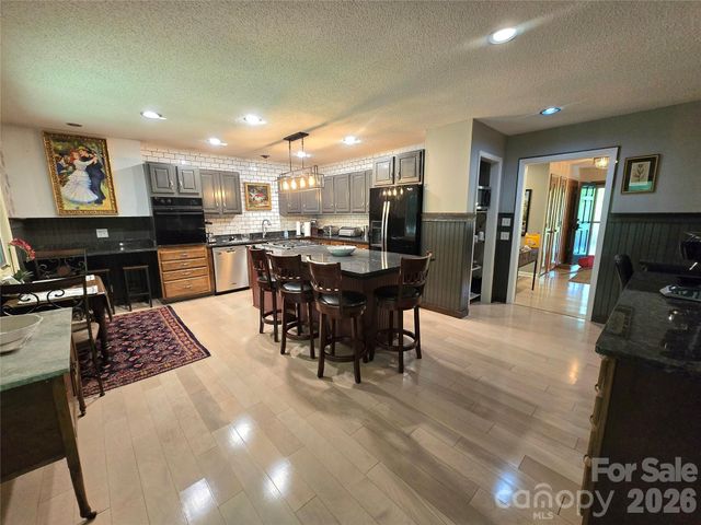 18 Rollingwood Road, Asheville, NC 28805