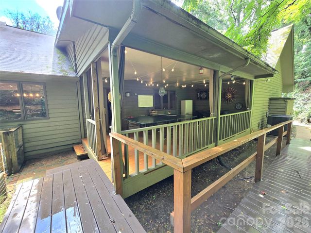 18 Rollingwood Road, Asheville, NC 28805