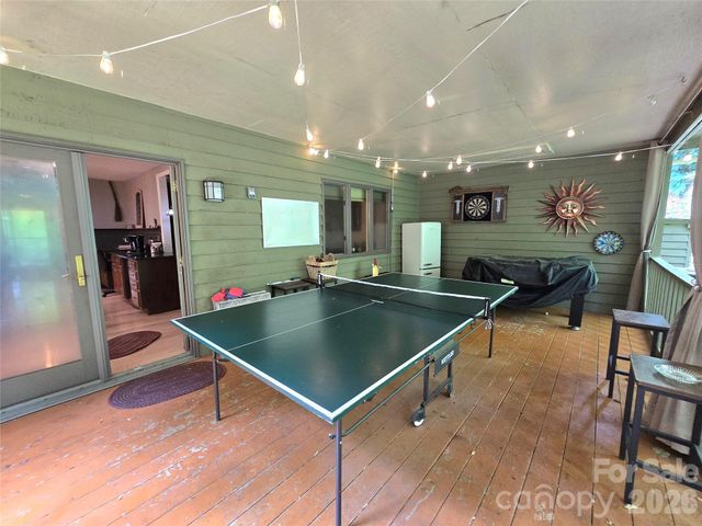 18 Rollingwood Road, Asheville, NC 28805