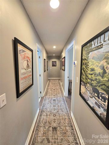 18 Rollingwood Road, Asheville, NC 28805