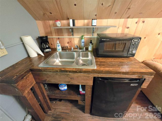 18 Rollingwood Road, Asheville, NC 28805