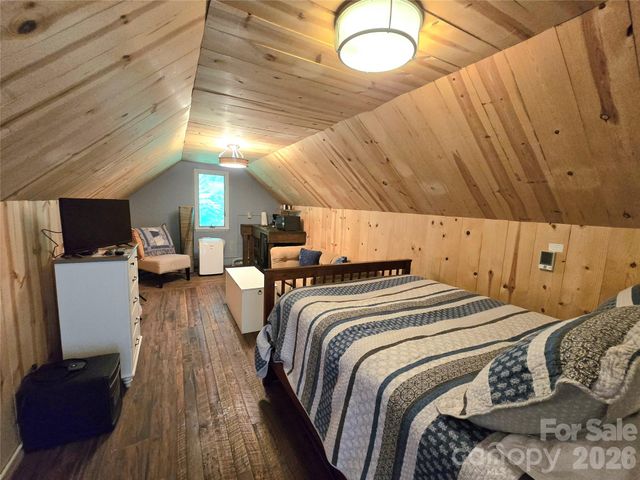 18 Rollingwood Road, Asheville, NC 28805
